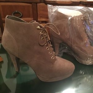 INC Perry Taupe Beige Suede Lace up / Zip bootie